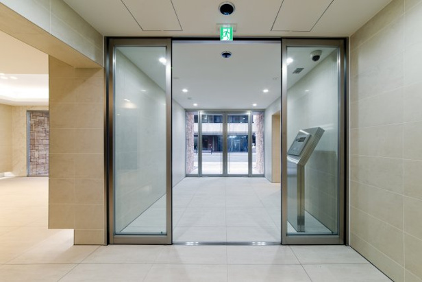 【エントランス】