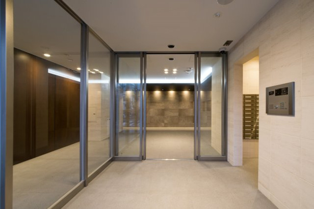 【エントランス】