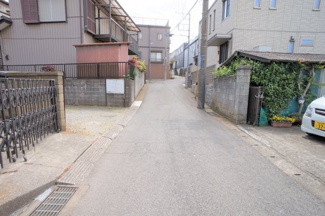 【前面道路含む現地写真】