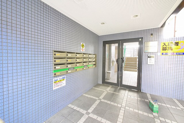 シティパレスやすらぎの道Ｐ３のエントランス|ゆとりのあるエントランスです