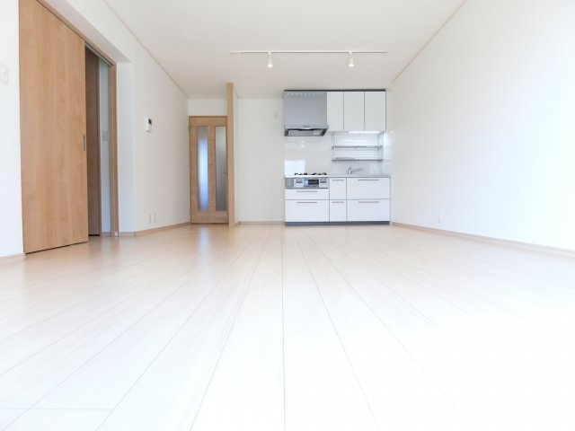 丸元ハイツの居間・リビング