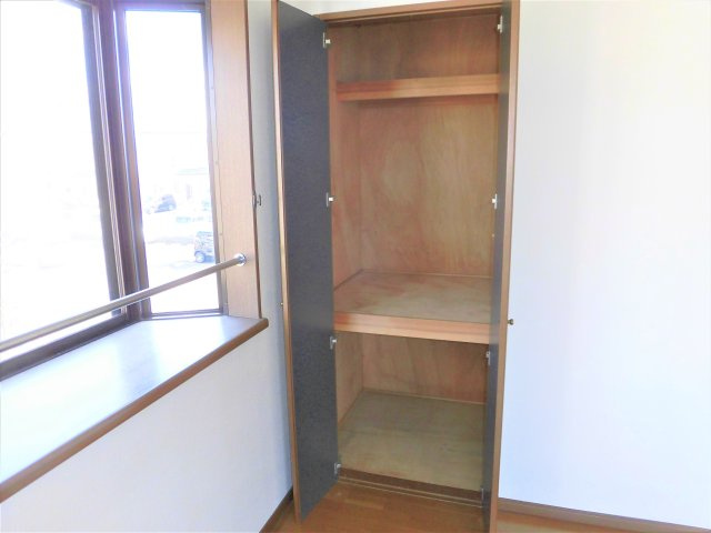 メゾン国島の収納