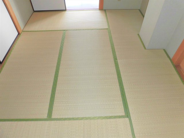 メゾン国島の和室