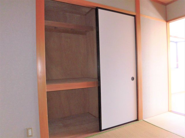 メゾン国島の収納