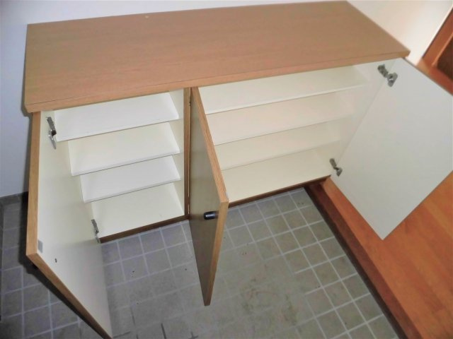 メゾン国島の玄関