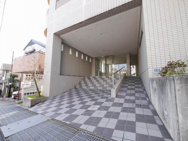 プラザ森北のエントランス