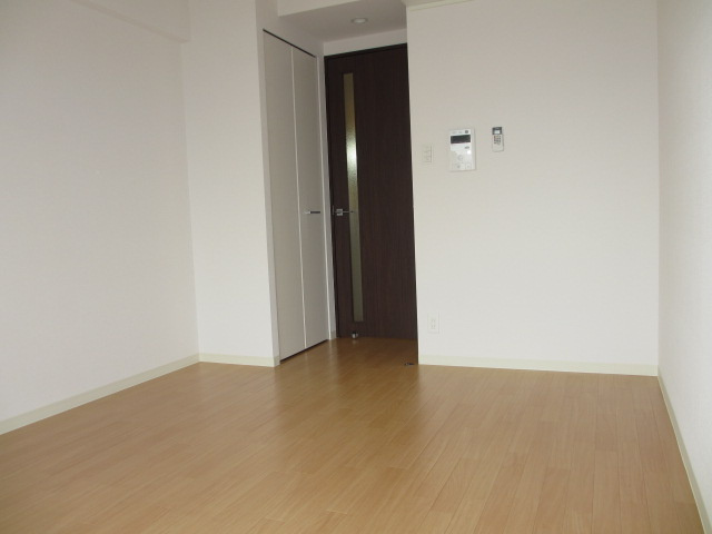 M’プラザ小阪駅前の洋室