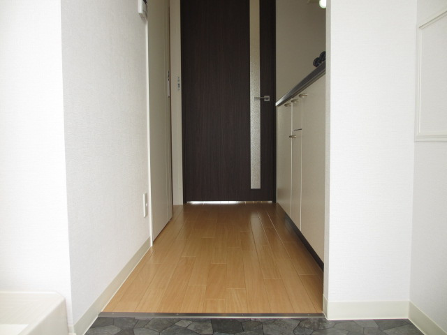 M’プラザ小阪駅前の玄関