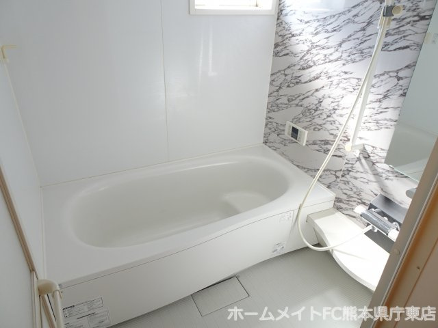 熊本市南区御幸笛田２丁目のアパートの浴室
