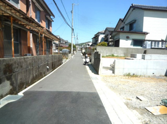 【前面道路含む現地写真】