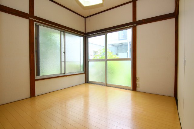 佐藤荘の洋室