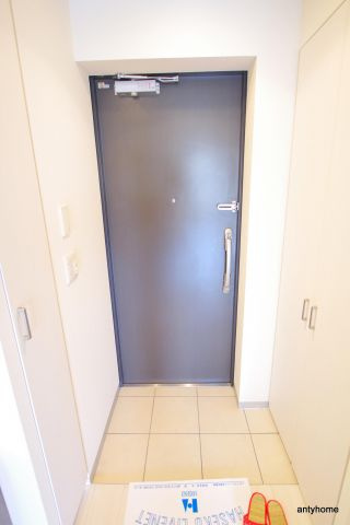 エスキュート西天満　仲介手数料無料の玄関