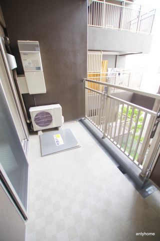 エスキュート西天満　仲介手数料無料のバルコニー