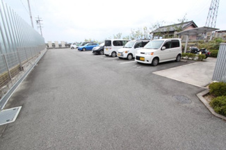 【駐車場】