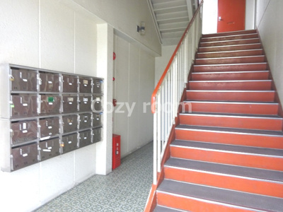 【エントランス】 | 三恵吹田ハイツ | 建物の内部です