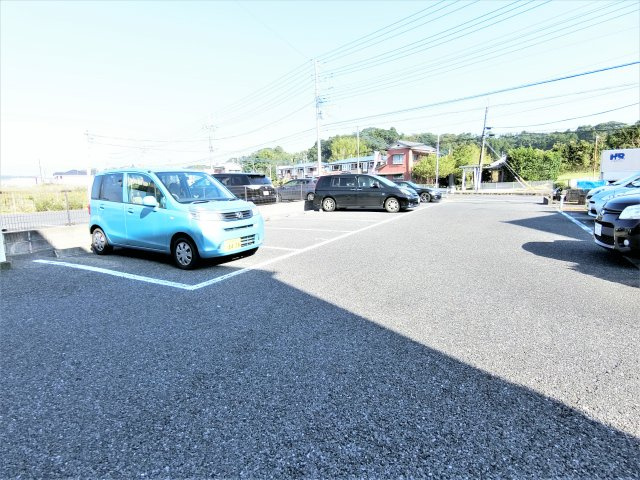 クレッシェンドの駐車場