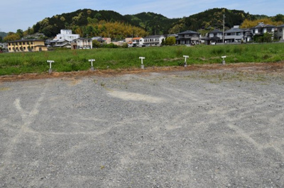 【駐車場】 | コーポ河原町 | 駐車場に車を止められます