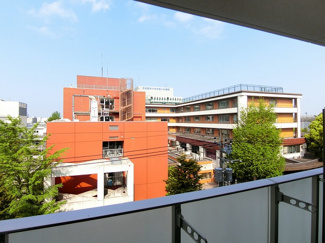 【展望】 | バルコニーからの眺望です♪5階にあるので人目が気にならないのが嬉しいですよね☆