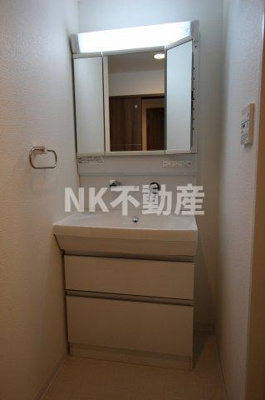 【洗面所】 | シャンテ高井田（高井田賃貸） | コンパクトで使いやすい洗面所