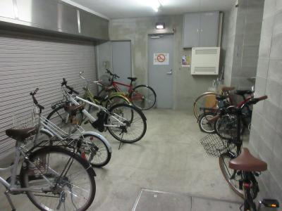 グランドパレス御池の駐車場|駐輪場300円