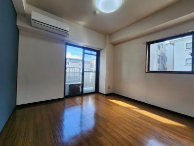 グランドパレス御池の居間・リビング|洋室