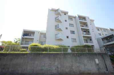 【外観】 | 千里月見ヶ丘ハイツＥ棟 | 外観はこのようになっています。