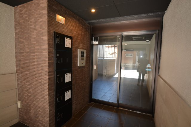 【エントランス】 | サンクレシア戸畑駅前Ⅱ | 落ち着いたエントランスです