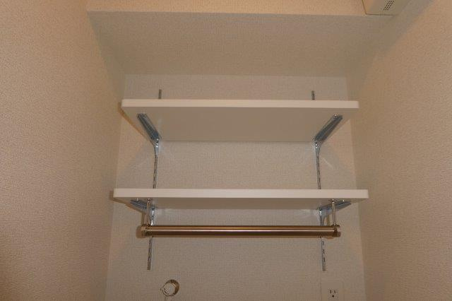 セイバリーKⅢの洗面所|洗濯機上棚