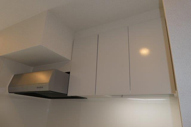 セイバリーKⅢのキッチン|キッチン上収納