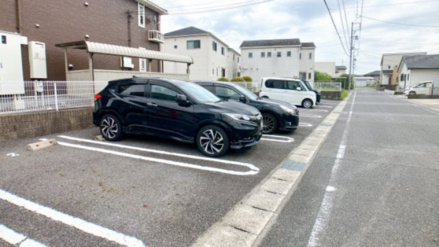 Ｍ．Ｔ　ＧＲＥＥＮの駐車場