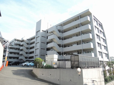 【外観】 | サンライズ片倉 | ダークブラウンを基調とした落ち着いた雰囲気のお部屋です。
暮らしやすさと機能性が調和したベーシックな3LDK♪