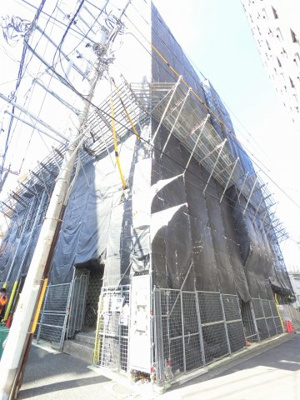 【外観】 | 鶴見スカイマンション | 南西向き・角部屋のため採光・風通し良好です。
女性に人気！収納力の高いウォークインクローゼット付。