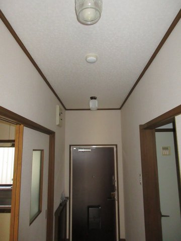 マンションサエイの玄関