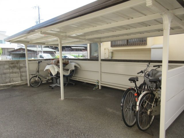 マンションサエイの駐車場