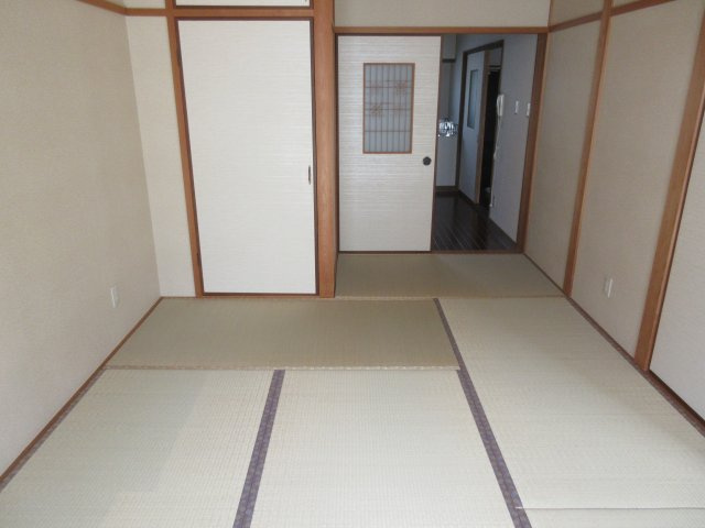 マンションサエイの和室