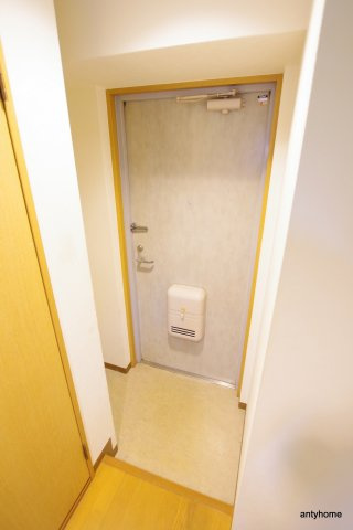 エスリード新大阪第7　仲介手数料無料の玄関