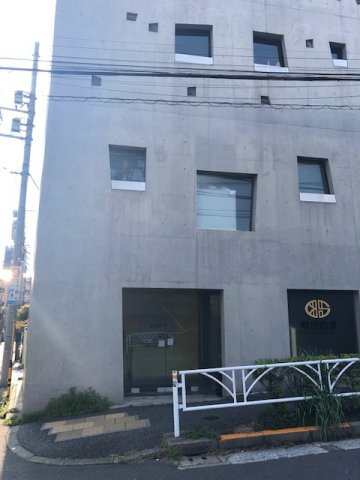 慶成神宮前ビルの外観