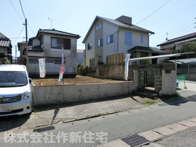 花見川区浪花町　売地　約３０．７坪　更地　建築条件なしの外観|花見川区浪花町　売地　更地　約３０．７坪　北東側公道面　南東側は隣地通路につき陽当り良好