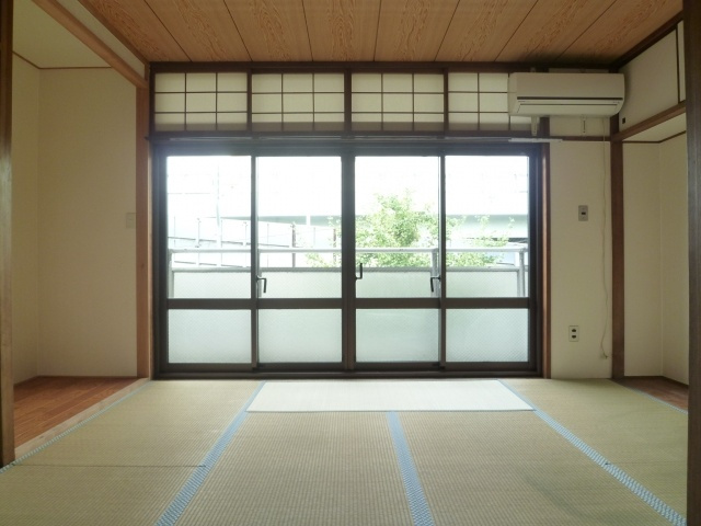 川原ビルの和室