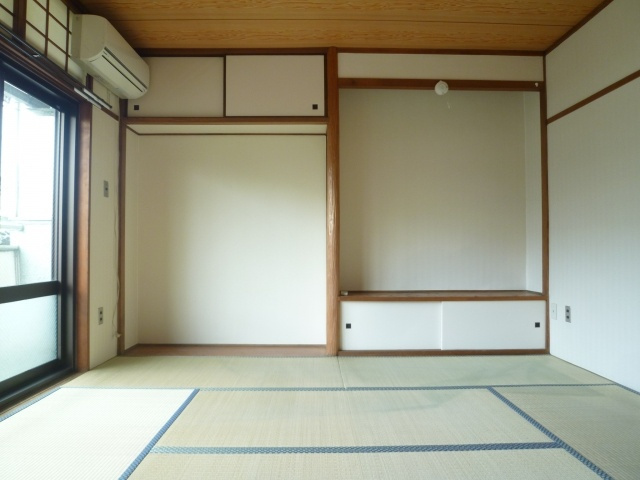 川原ビルの和室