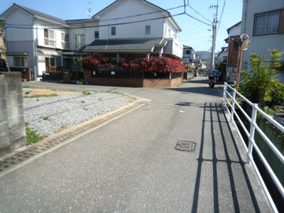 【前面道路含む現地写真】 | 高知市薊野西町1丁目新築戸建