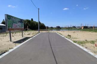 【外観】 | 周辺建物とも離れた分譲地内の土地なので、風通しも良く日当たり良好な土地です。