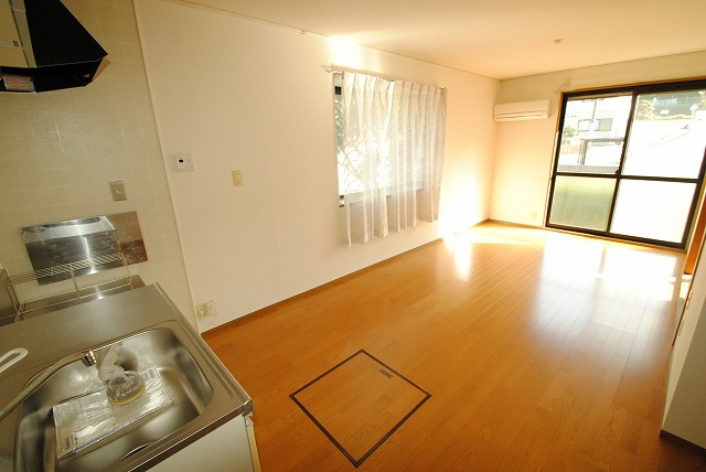 セジュール矢取の居間・リビング|内装イメージ：同物件別室