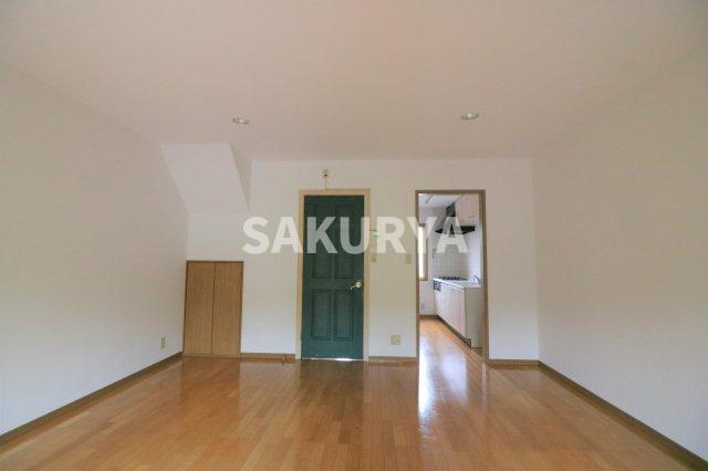 マートルテラスの居間・リビング|現況と異なる場合があります。