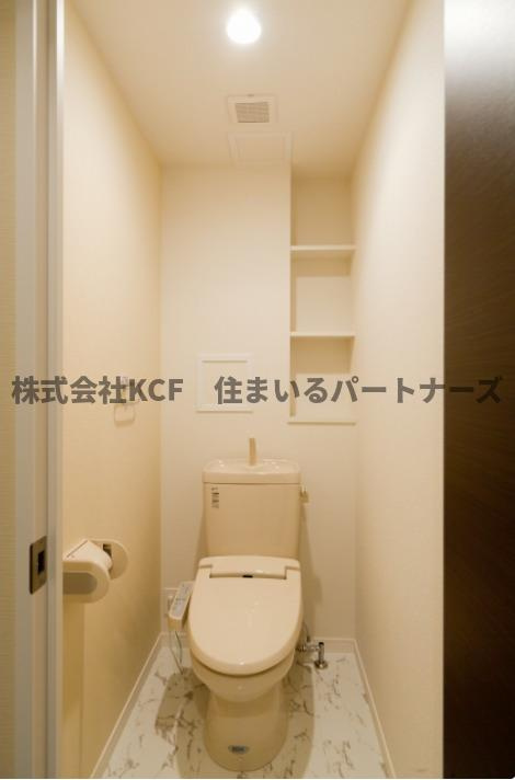 ブラウレーヘンのトイレ|落ち着いた色調のトイレです