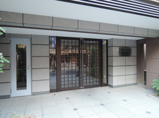 【エントランス】 | JR京浜東北線・東急池上線・東急多摩川線「蒲田」駅徒歩13分と好立地。
