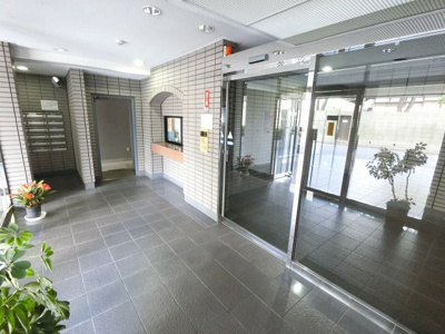 【その他共用部分】 | フェイム東神奈川 | 防犯面でも安心のオートロック付です。