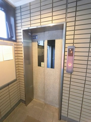 【その他共用部分】 | フェイム東神奈川 | お買い物時やベビーカーの出し入れに便利なエレベーター付