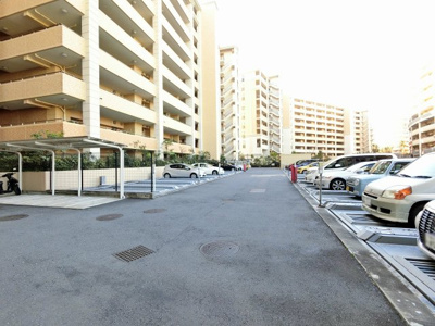 【駐車場】 | レイディアントシティ横濱カルティエ9 | 機械式駐車場