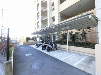 【その他共用部分】 | レイディアントシティ横濱カルティエ9 | バイク置場